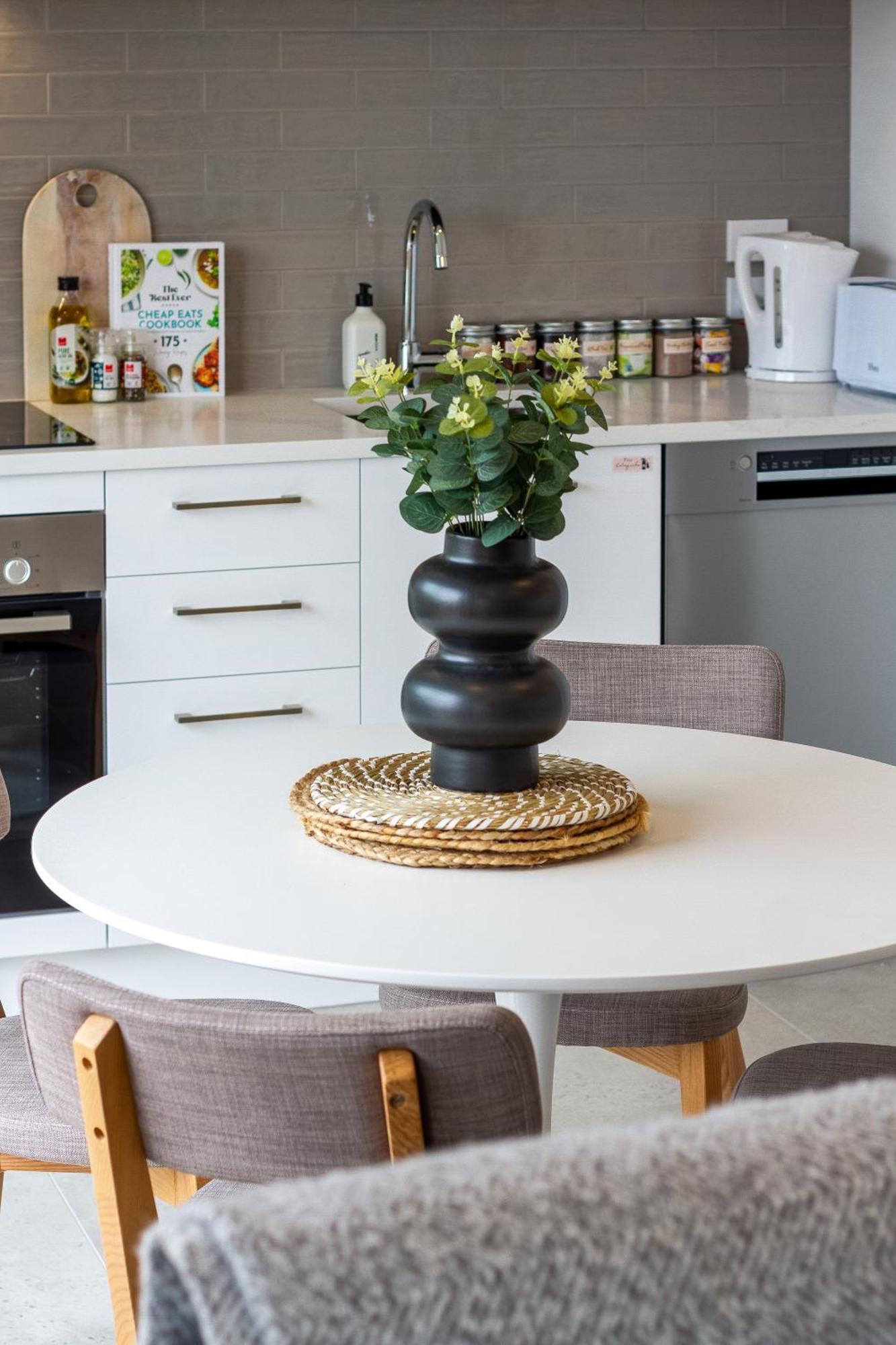 2Br Townhouse: Cosy, Close To City, Car Park Christchurch Exterior foto